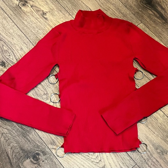 Cut-Out Turtleneck - Picture 2 of 4